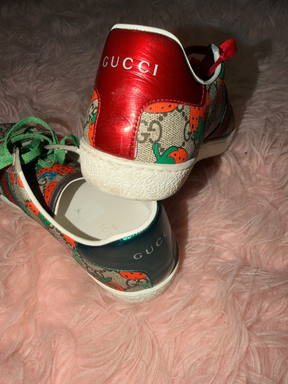 Gucci Strawberry Print Low-Top Sneakers in Red & Green - Picture 8 of 8